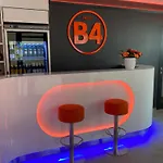 B4 ホテル