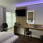 B4 ホテル