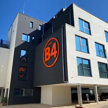 Hotel B4 3*