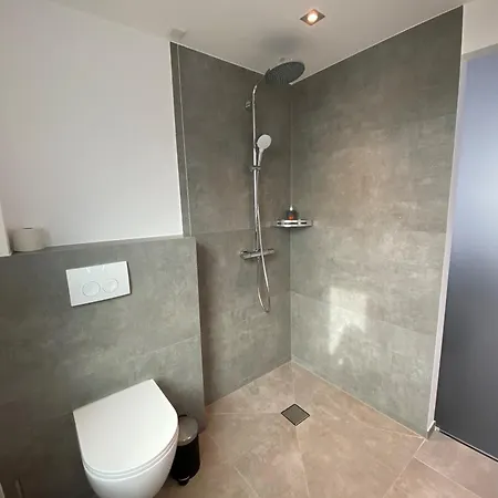 Hotel B4 3*