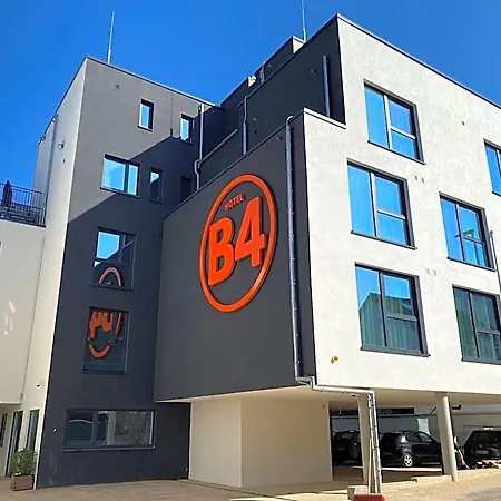 B4 3*